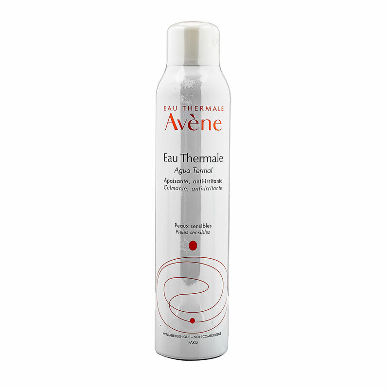 Agua Termal Spray Avene de 300 Ml es ideal para refrescar y calmar la piel en cualquier momento del día.